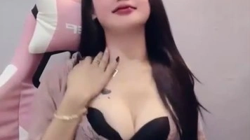 Bokep Indo Kenalin Riskaa Host Baru Cantik HOT51