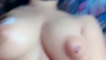 Susu Kental Mahasiswi Cakep Telanjang Dada Jadi Sange
