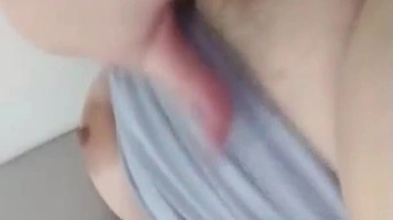 Bokep Indo Cewe Mukena Abu Montok Colmek Dildo