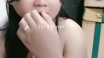 Viki Riz Enak Banget Disodok Dari Belakang Crot Dalem Memeknya 37 Menit