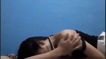 Gadis Mungil Pramuka Harus Melawan Otong Besar Seks