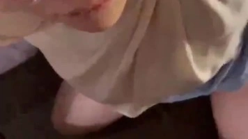 Bokep Indo Pacar Jilbab Jilmek Dulu Lanjut Nyepong