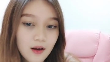 Sheiila Host Cantik Belahan Sexy Toge
