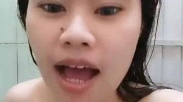 Bokep Indo Neng Yola Show Mandi Sampai Pakai Daleman