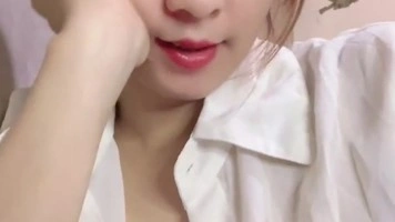 Pesona Sexy Kemeja Putih Kak Cantik Buka bukaan