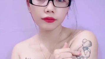 Tocil Cakep Kacamata Susunya Enak di Kenyot HOT51