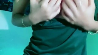 Hilly Room Lock Mango Show Boobs Tobrut Menggoda