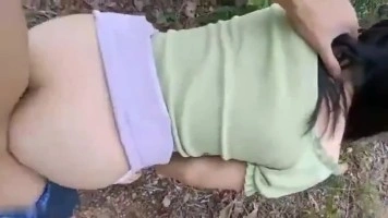 Bokep Indo Cari Semak-Semak Buat Ngentot Sama Ayang