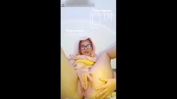 Ukhty Jilbab Cantik Kacamata Colmek Desah