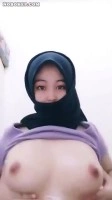 Bokep Indo Hijab Hitam Toket Gede Putih Mulus