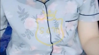Muti Jilbab Biru Tua Show Toket Hot Godain Pascol