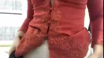Bokep Indo Jilbab Cewe Kebaya Merah Bugil Colmek