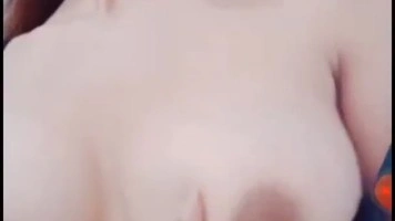 VCS Dedek Lyni Siapa yang Mau Kenyot Nenen Bulet Doi