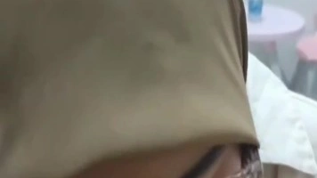 Bokep Jilbab – Nikmat yang Bisa Dirasakan Sepongan Cewek Jilbab Kacamata