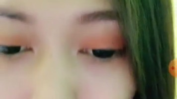 Desahan Naira Mengajak Anda Crot