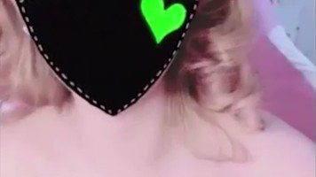 Cecyliaa Asyik Mainin Toket Papaya